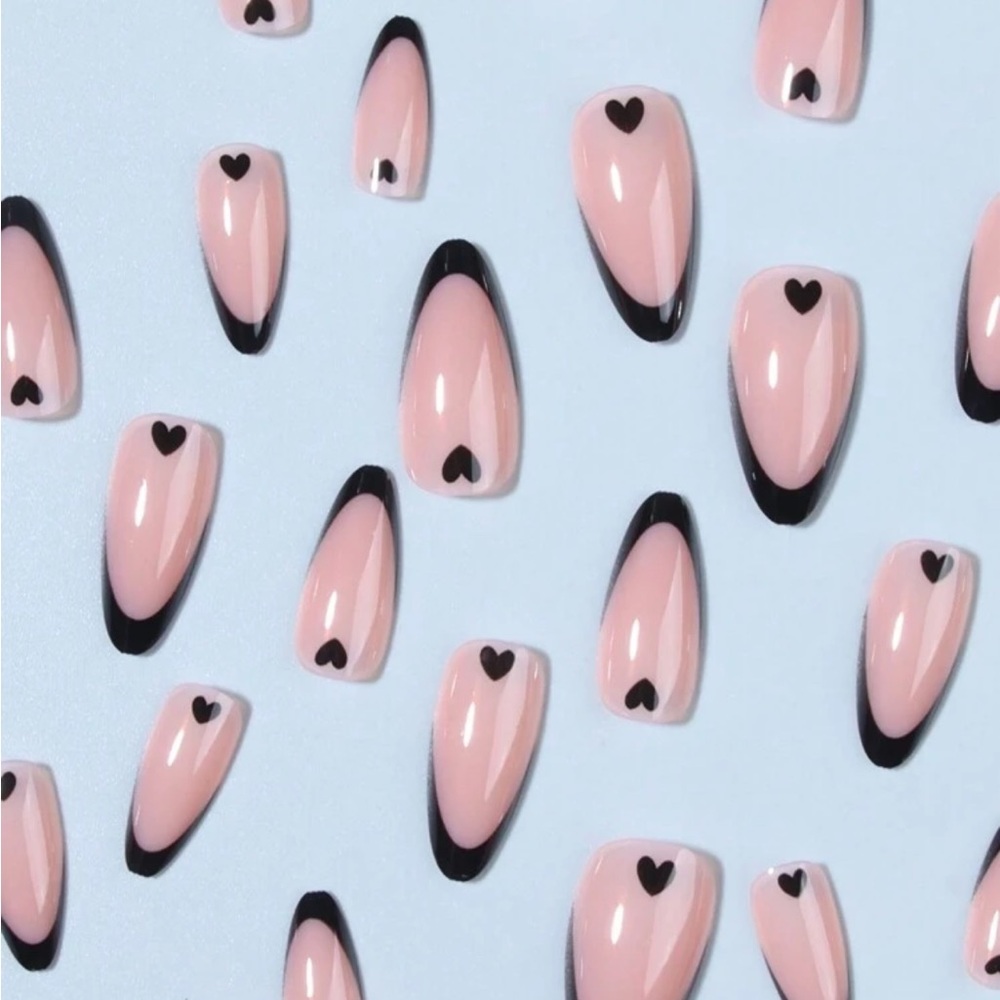 Black French Almond Heart Accent Press On Nail Set NEW 🏷️ - Picture 2 of 3